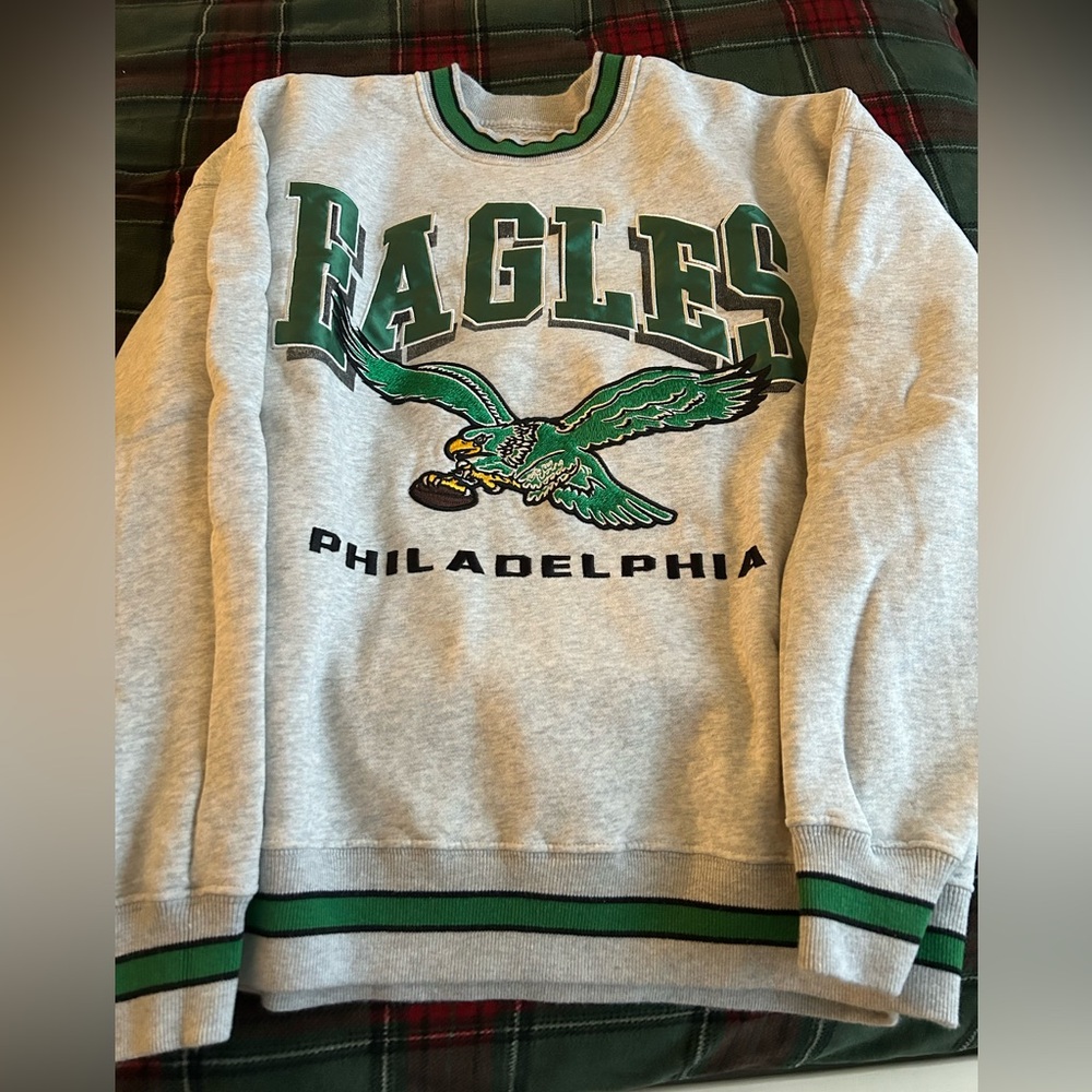 Abercrombie & Fitch Gray and Green Eagles Crewneck Sweater